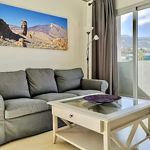 https://amplio-apartamento-de-tres-dormitorios-con-vistas-al.in-canary-islands.com